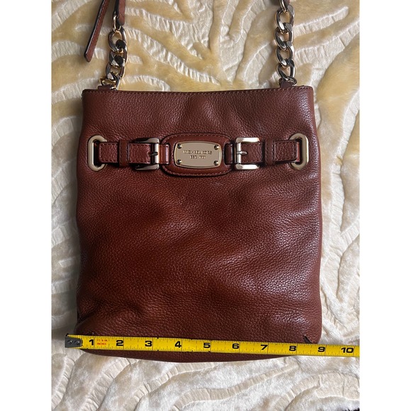Sale!! Michael Kors Tan Crossbody for Women Elegance and Style in One Accessory - Picture 7 of 10